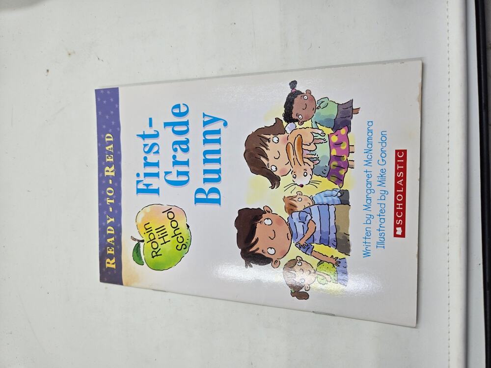 First-Grade Bunny ( Ready-to-Read Level 1) written by Margaret McNamara